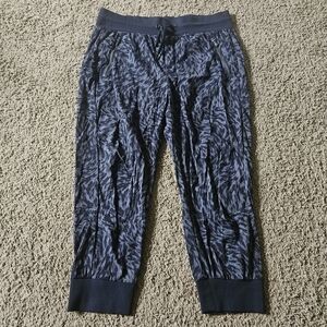 Athleta Trekkie North Printed Crop 23" Jogger Women's Size 12